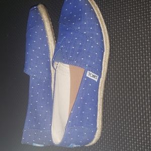 Blue polka-dot Toms